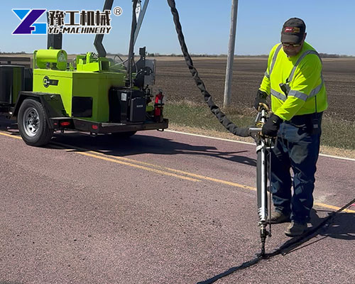 Blacktop Crack Filler Machine