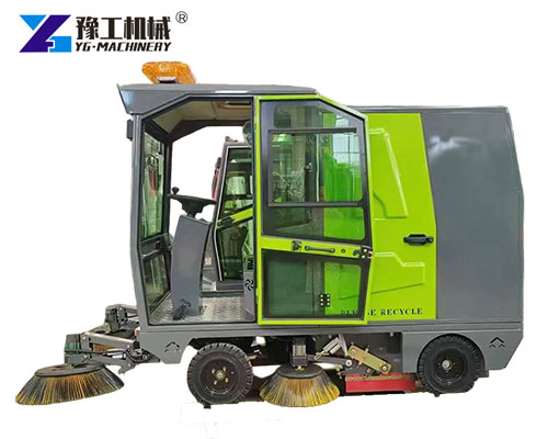 4-wheel electric sweeper in operation