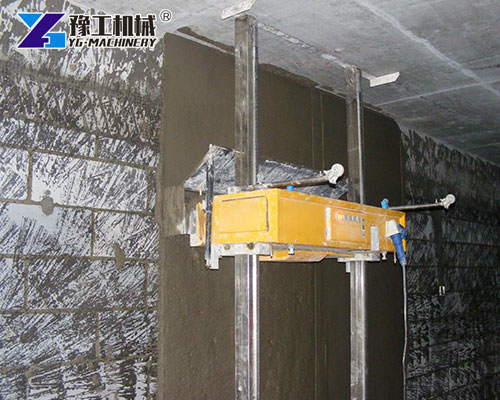 Automatic wall finishing machine working