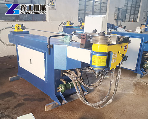 Bending machine for stainless steel handrails