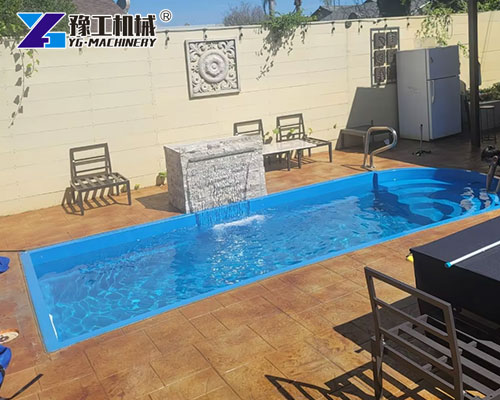Coastal resort container pool