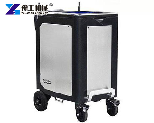 Compact dry ice cleaning equipment
