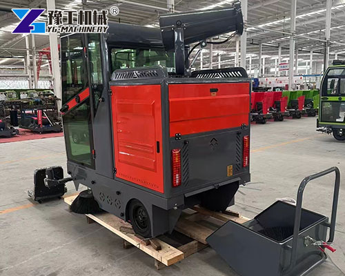 Compact Ride On Floor Sweeper for Narrow Aisles