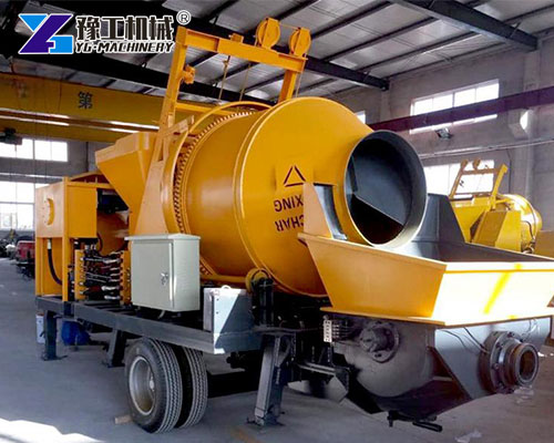 Concrete pump with high-capacity mixing system