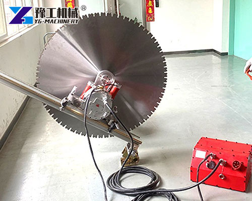 Deep-cut concrete wall sawing equipment