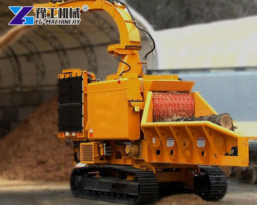 Forestry tracked wood shredding machine