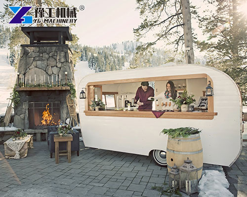 Gin bar trailer at an outdoor winter festival