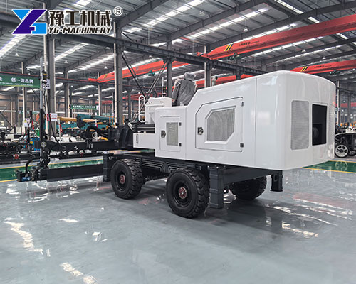 Laser screed machine leveling concrete floor