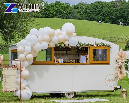 Mobile cocktail bar at a wedding reception