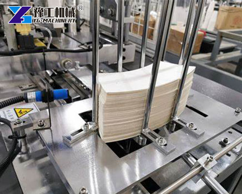 Paper feeding unit in cup machine