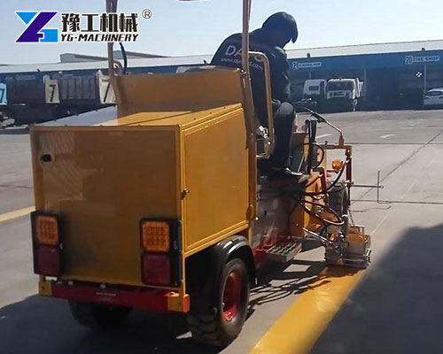 Thermoplastic Line Applicator For Parking Lots