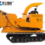 Tracked wood chipper machine