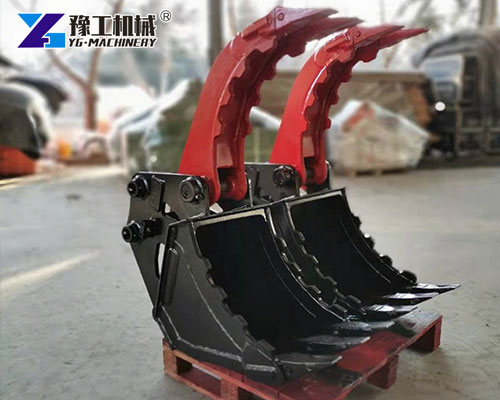 Excavator scrap bucket for waste sorting operations