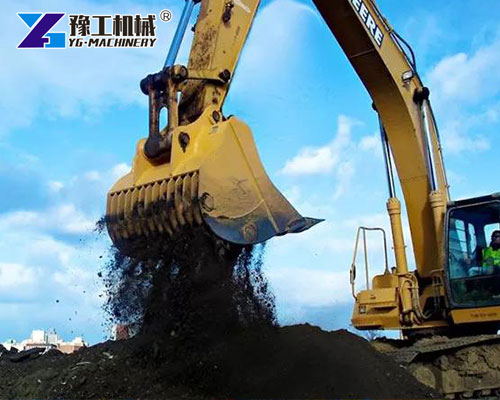 Excavator skeleton bucket working on construction site