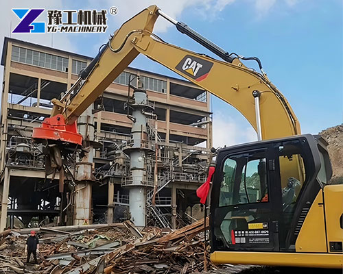 Heavy-duty excavator magnet moving steel rebar