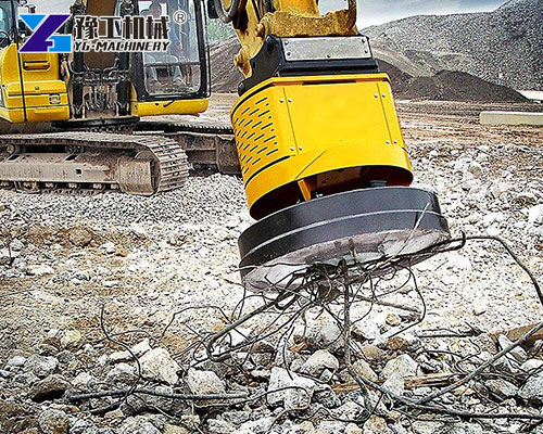 Hydraulic excavator magnet handling scrap metal