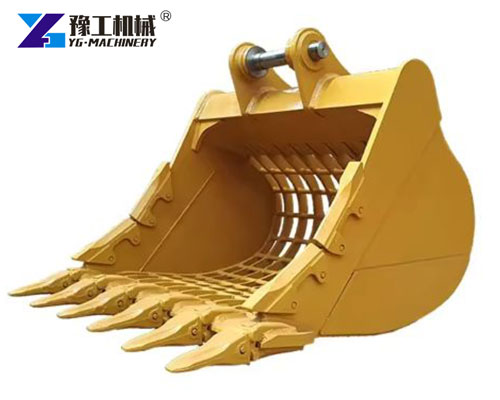 Rock screening bucket separating soil and stones