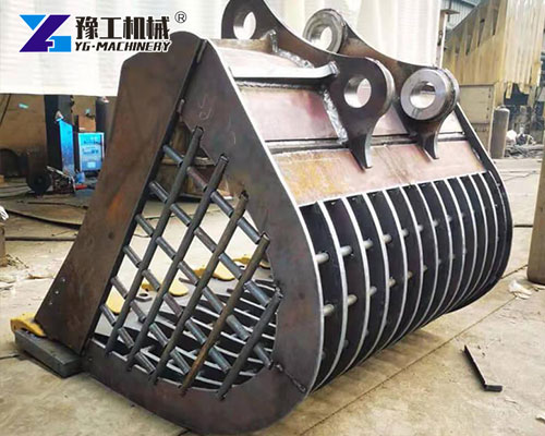 Skeleton bucket attachment for material separation