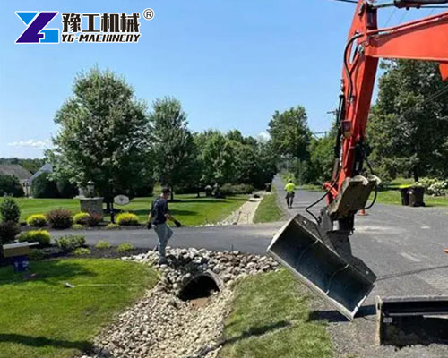 Tilt Ditching Bucket Cleaning Drainage Channel