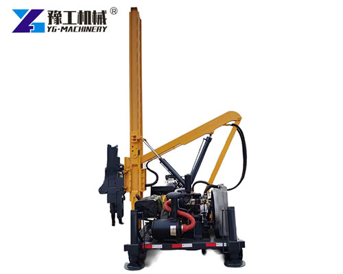 Hydraulic solar pile driver for PV projects