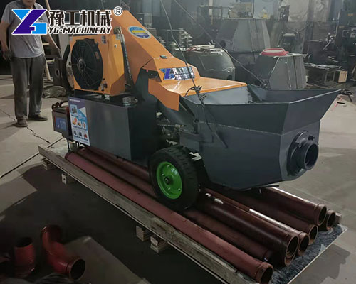 Mini concrete pump machine pouring concrete
