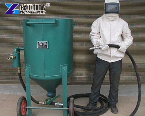 Sandblasting machine paired with screw compressor
