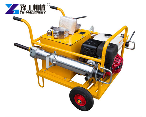 Strong diesel hydraulic splitter splitting hard rock