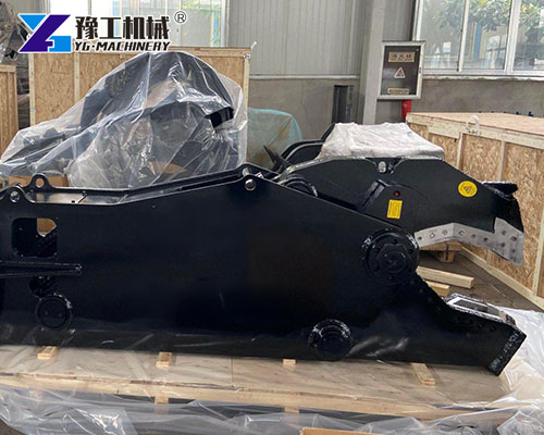 Hydraulic steel shear installed on a 25-ton excavator