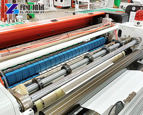 Paper slitting rewinding machine for tissue rolls
