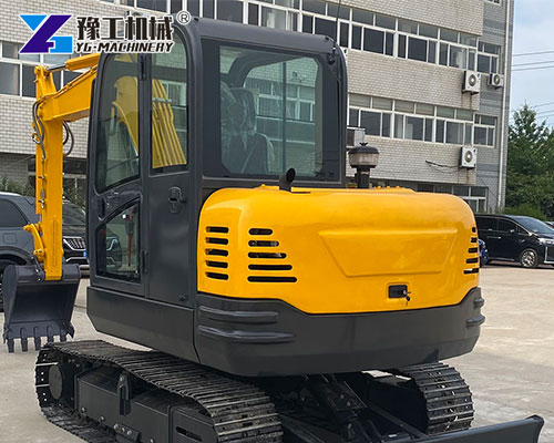 6 Ton Excavator engine and cabin