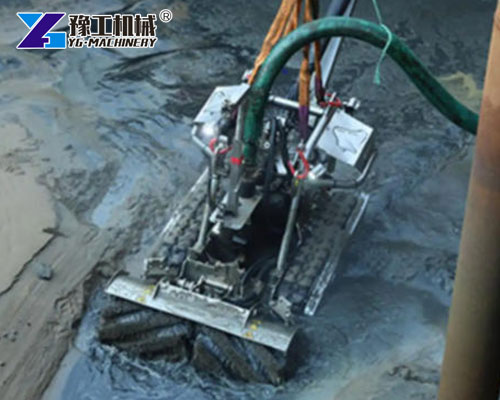 Crawler tank cleaning robot handling heavy sludge