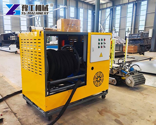 Robot washing heavy sludge in refinery tank