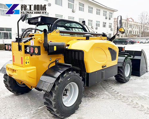 telescoping forklift for sale working outdoors
