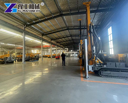 Reverse circulation drilling rig on site